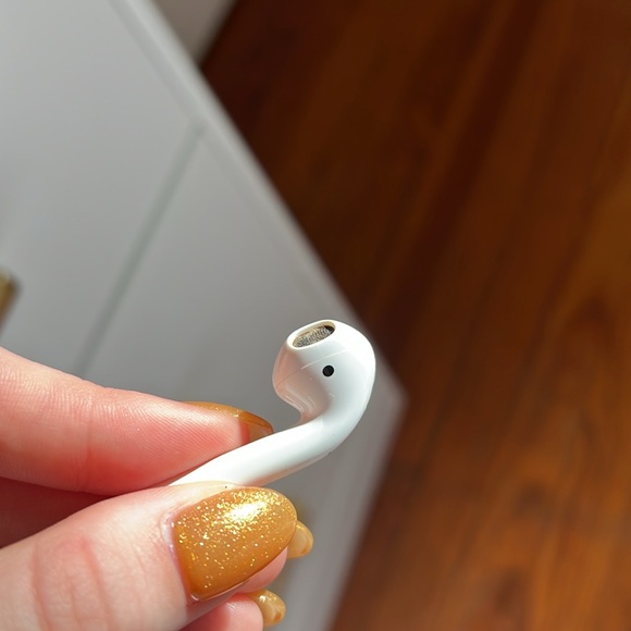 Apple Airpod Generarion 1 - Picture 6 of 8